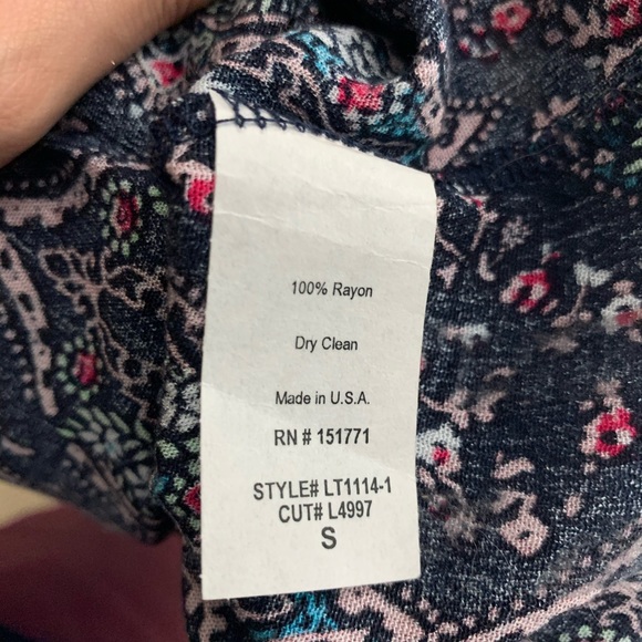 NWOT - Cold Shoulder Top - Picture 5 of 5